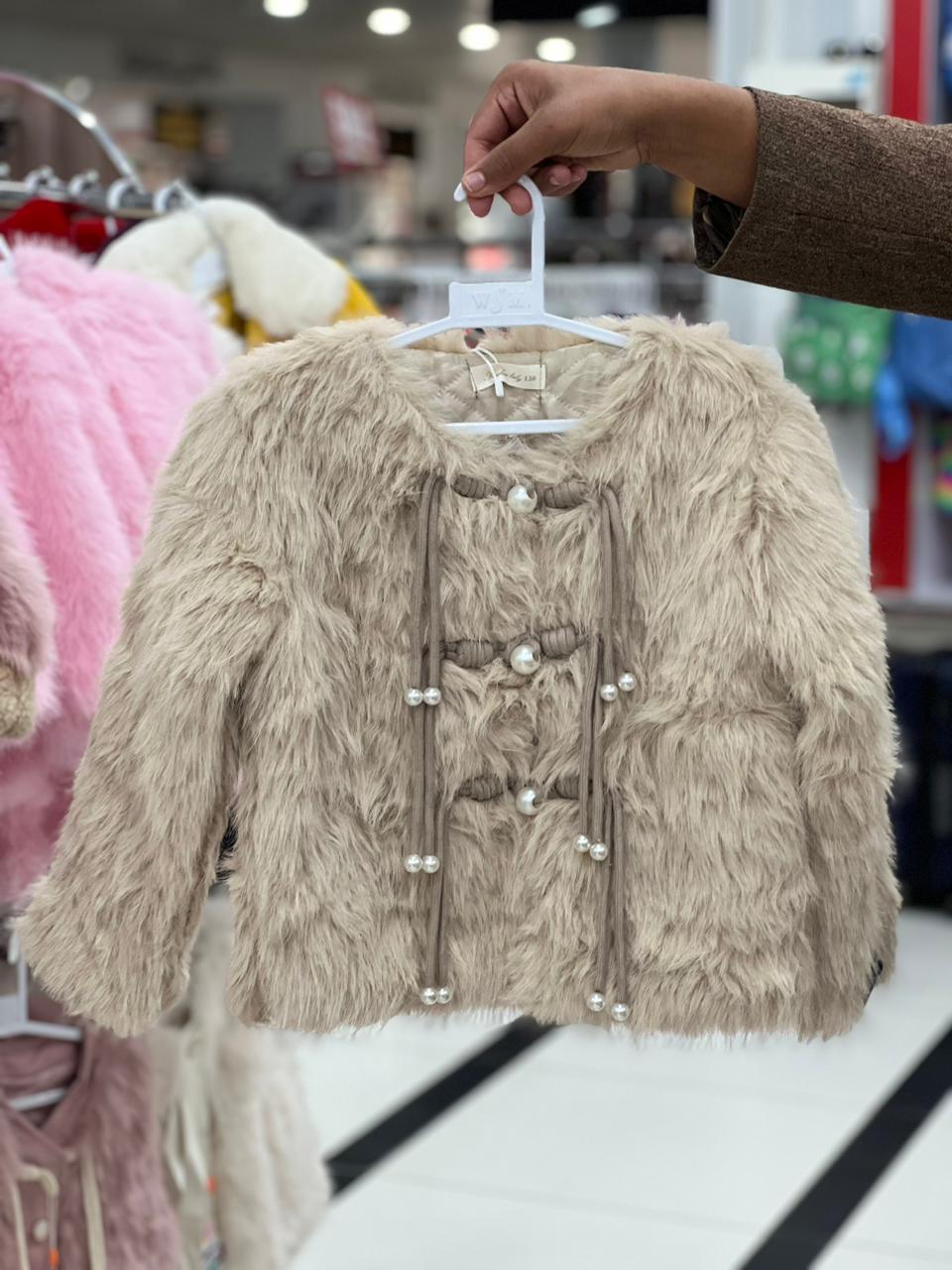 GGirls White Faux Fur Winter Vest with Belt – Luxury Kids Outerwear (Ages 3–7 Years) #885y - Image 4
