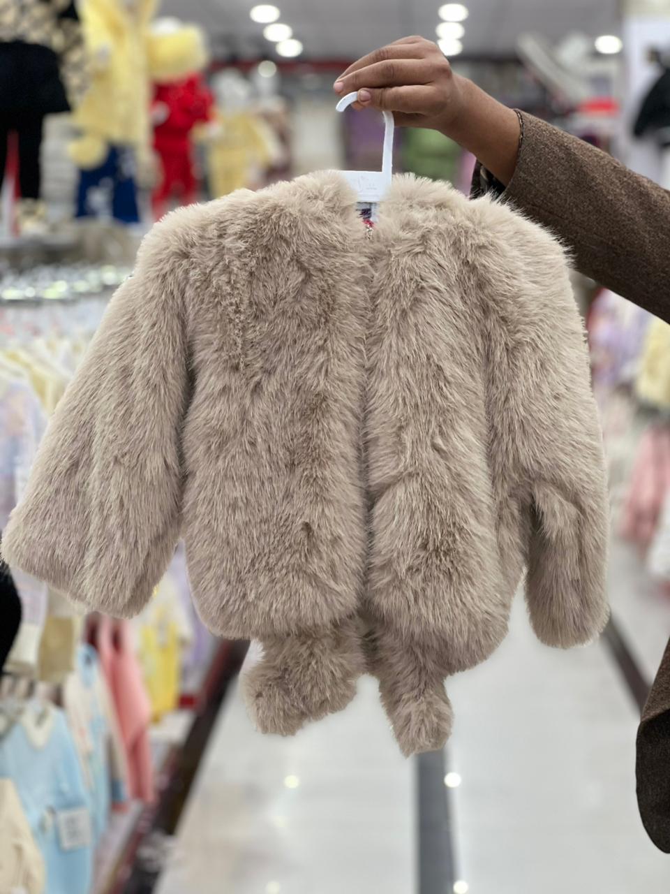 Girls White Faux Fur Winter Vest with Belt – Luxury Kids Outerwear (Ages 3–7 Years) #885y - Image 5