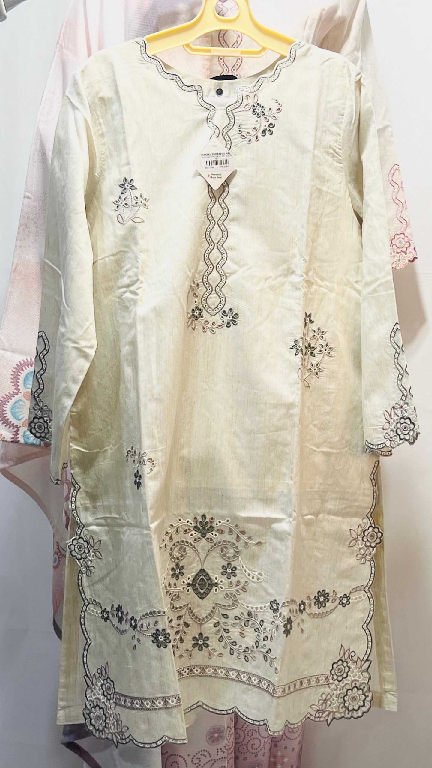 Zariya Light Blue Embroidered Three-Piece Women’s Suit with Pink Floral Accents & Dupatta #038y - Image 3